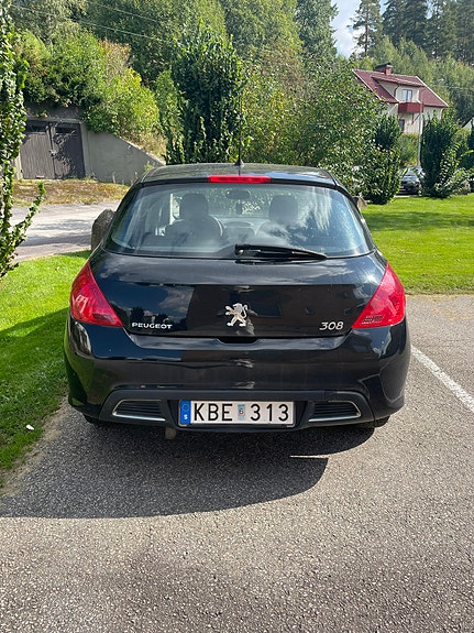 Peugeot 308 2 of 4
