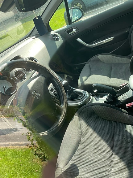Peugeot 308 3 of 4