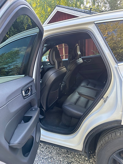 Volvo XC60 4 of 7