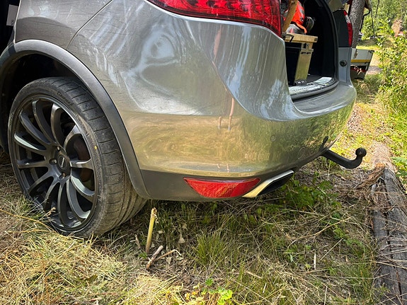 Porsche Cayenne S 6 of 7