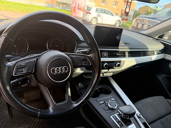 Audi A4 6 of 13
