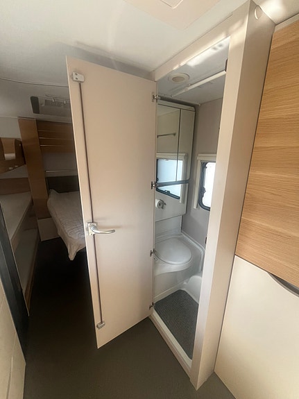 Adria Adora 593 UK *AC *Luftförtält *Barnkammare *Vinterdäck 4 of 20