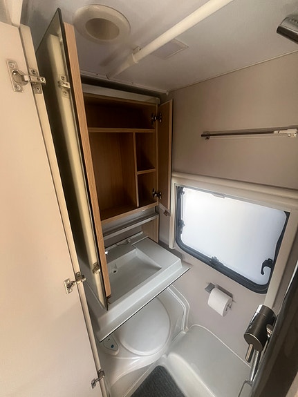 Adria Adora 593 UK *AC *Luftförtält *Barnkammare *Vinterdäck 5 of 20