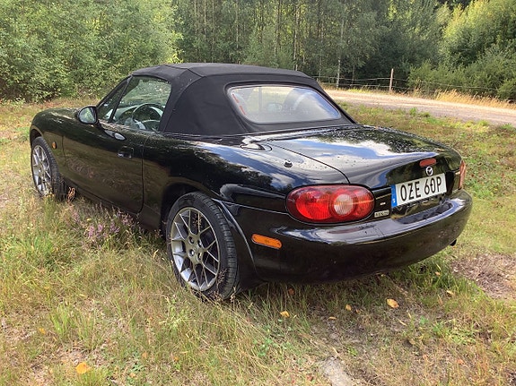 Mazda MX-5 6 of 10