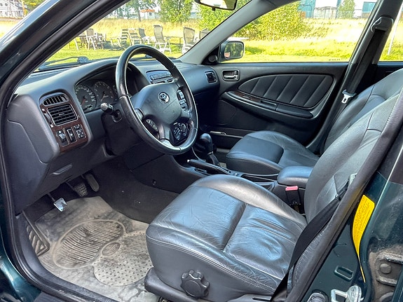 Toyota Avensis 6 of 9