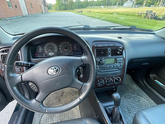Toyota Avensis 8 of 9