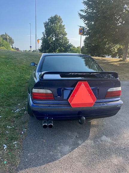 BMW 325i 6 of 10