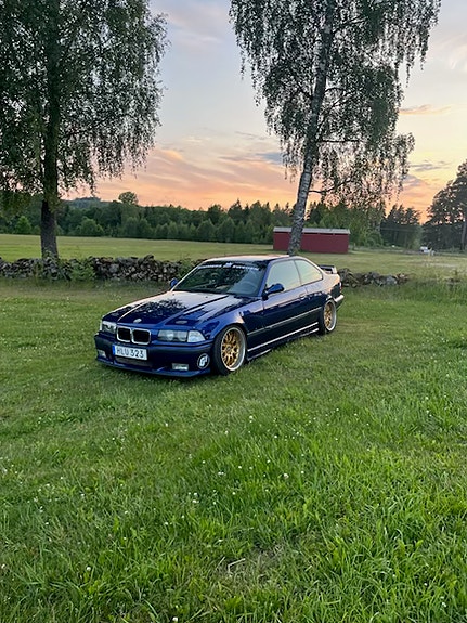 BMW 325i 4 of 10