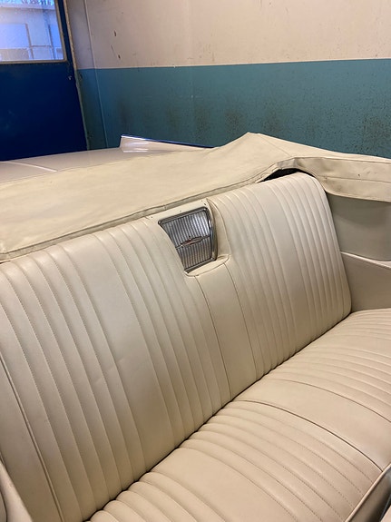 Oldsmobile Dynamic 88 5 of 6