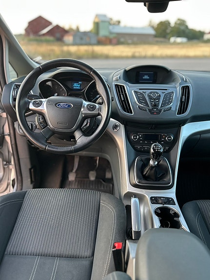 Ford C-Max 8 of 9
