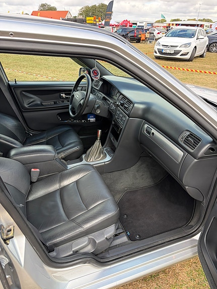 Volvo V70 6 of 9