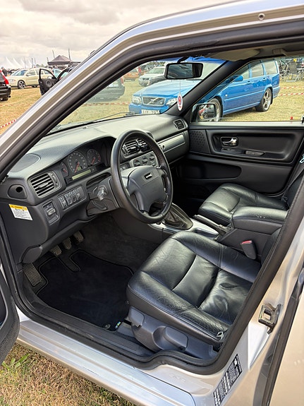 Volvo V70 5 of 9