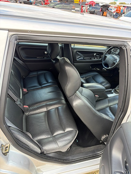 Volvo V70 9 of 9