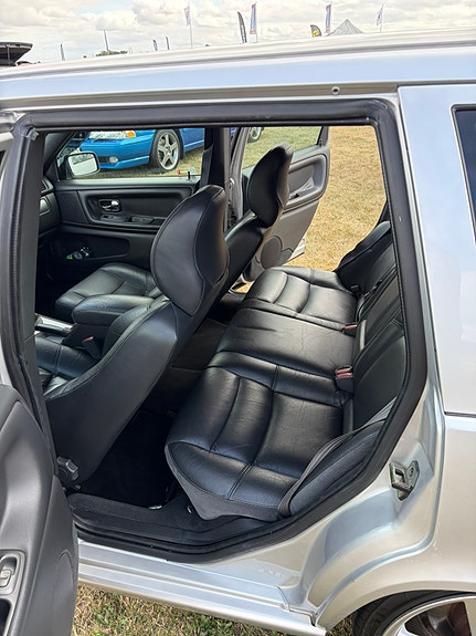 Volvo V70 8 of 9