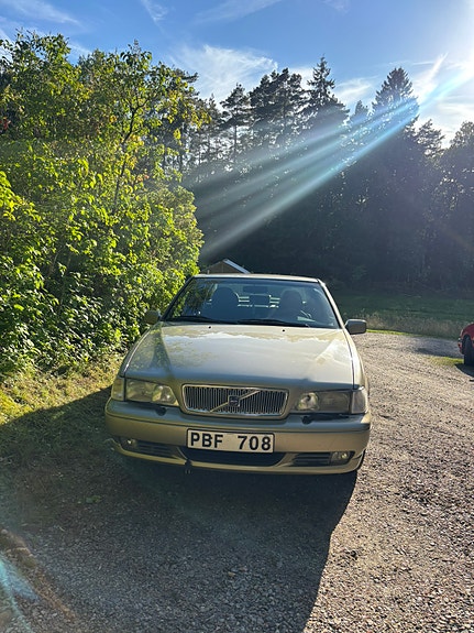 Volvo S70 2 of 7