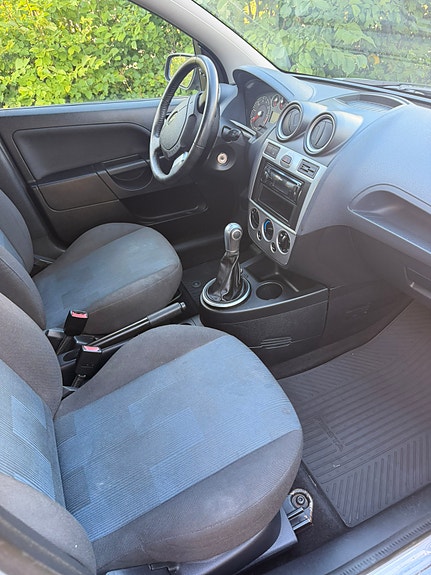 Ford Fiesta 5 of 7