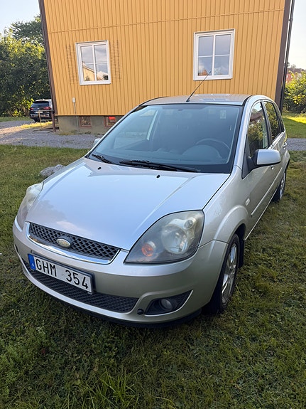 Ford Fiesta 4 of 7