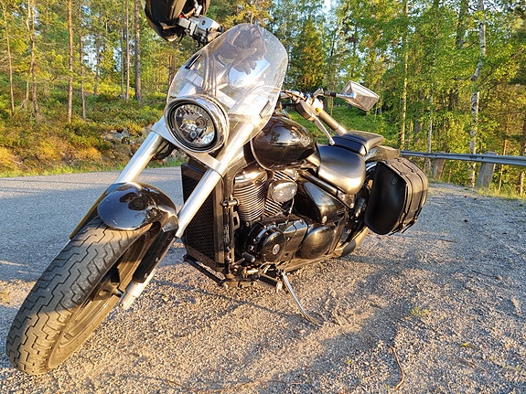 Suzuki VZ800 Intruder 3 of 6