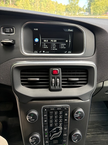 Volvo V40 9 of 24