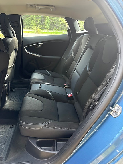 Volvo V40 8 of 24