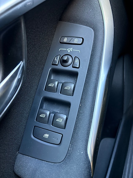 Volvo V40 12 of 24