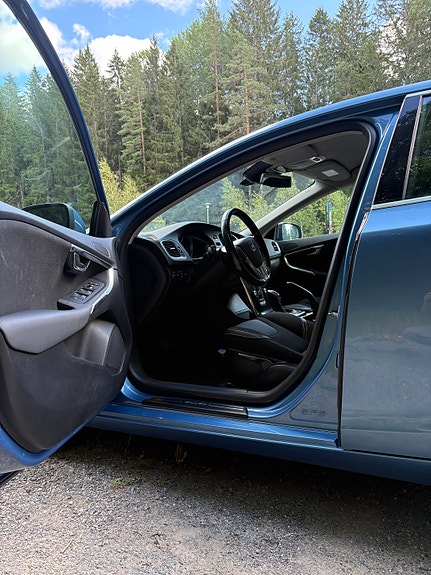 Volvo V40 4 of 24
