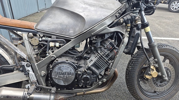 Yamaha Cafe racer projekt 7 of 11