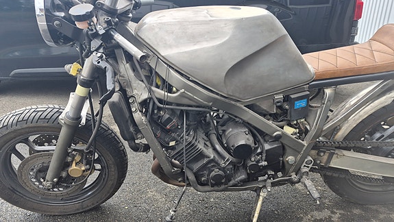 Yamaha Cafe racer projekt 8 of 11