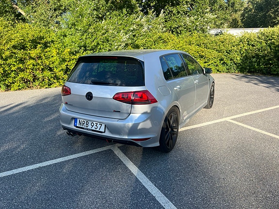 Volkswagen Golf VII 6 of 11