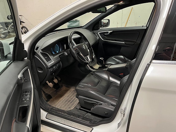 Volvo XC60 6 of 10