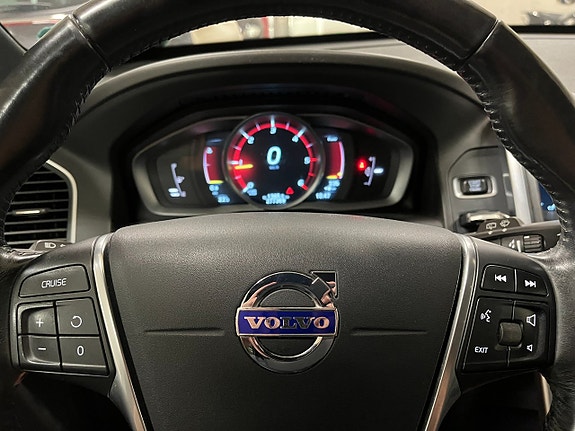 Volvo XC60 7 of 10