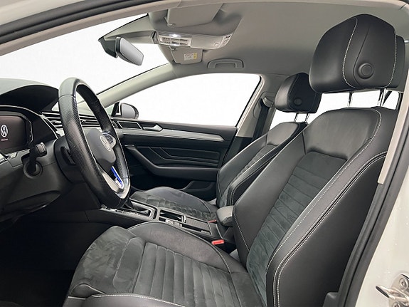 Volkswagen Passat 12 of 30
