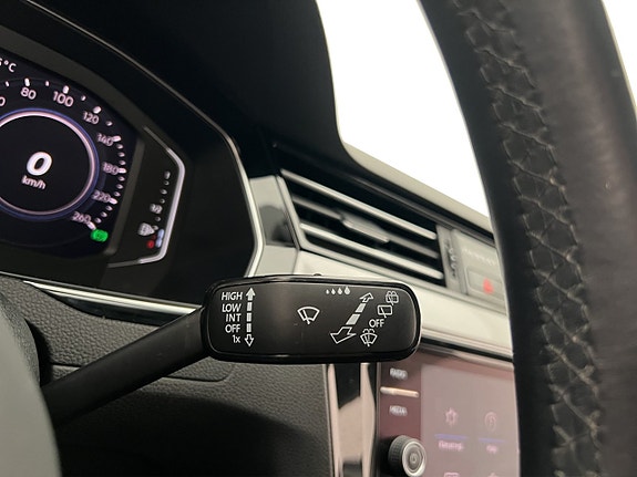 Volkswagen Passat 21 of 30