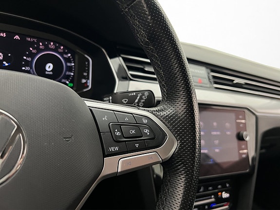 Volkswagen Passat 20 of 30