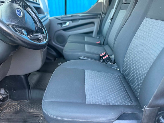 Ford Transit Custom 4 of 8