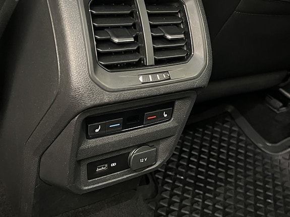 Volkswagen Tiguan Allspace 17 of 30