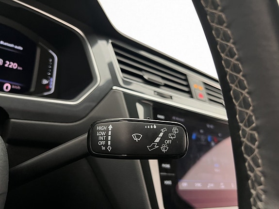 Volkswagen Tiguan Allspace 28 of 30
