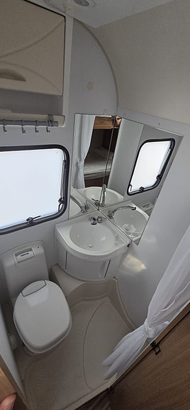 Adria Aviva 512 pt 8 of 9