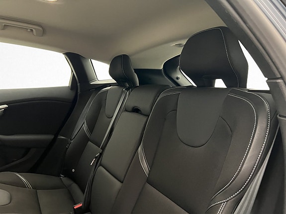 Volvo V40 15 of 29