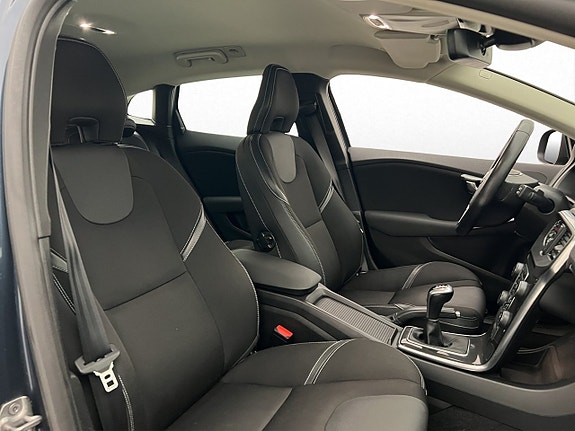 Volvo V40 13 of 29