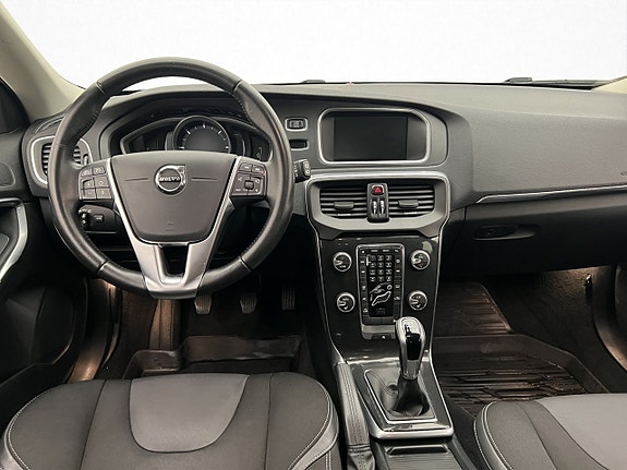 Volvo V40 12 of 29