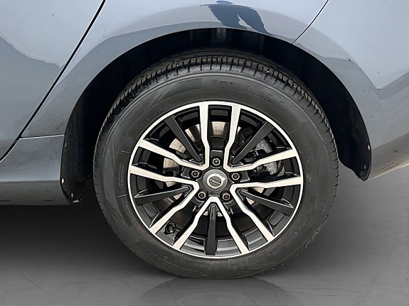 Volvo V40 27 of 29
