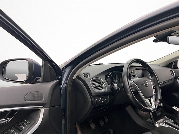 Volvo V40 10 of 29