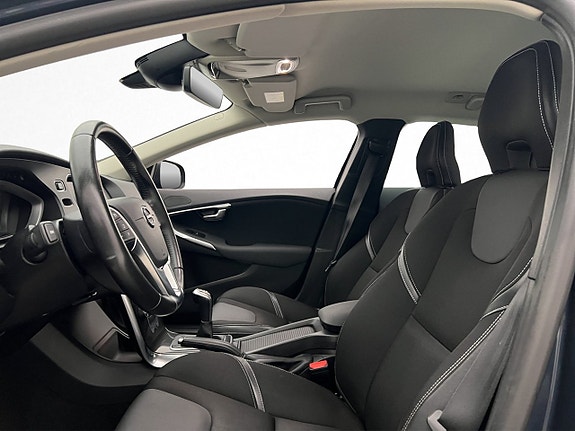 Volvo V40 11 of 29