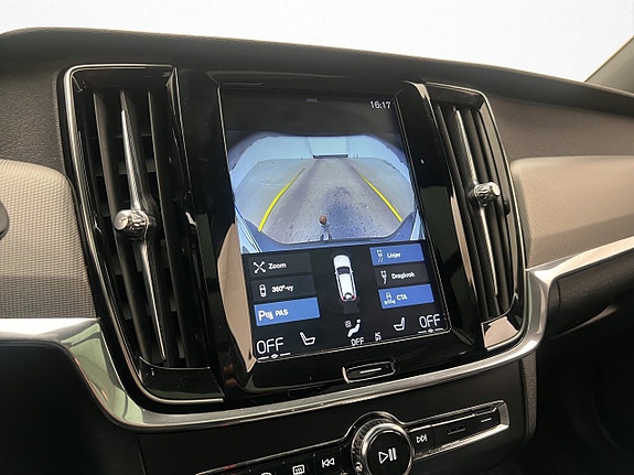 Volvo V90 26 of 30