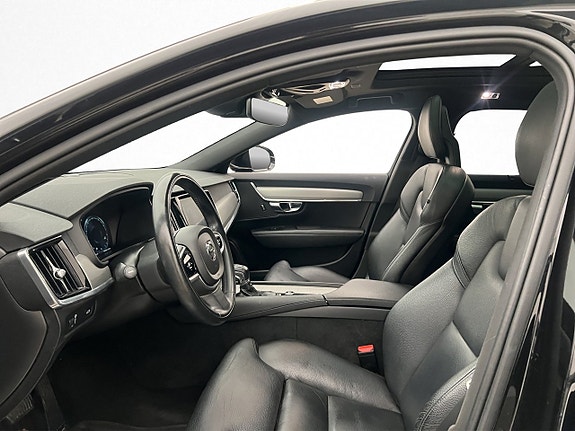 Volvo V90 14 of 30