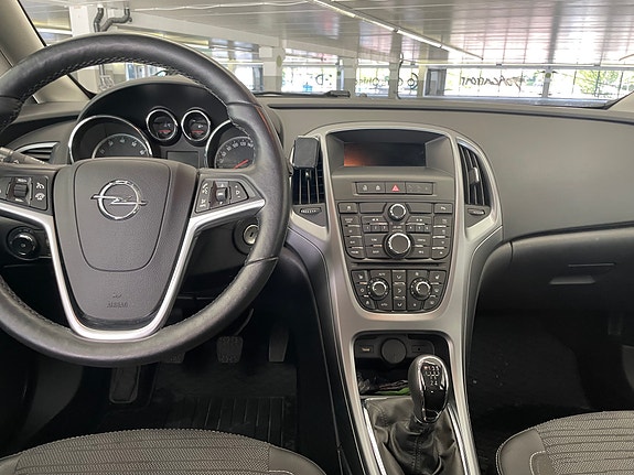 Opel Astra 5 of 8