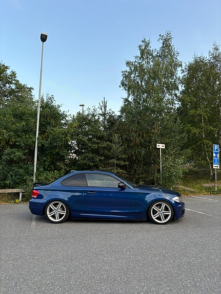 BMW 118d 5 of 12