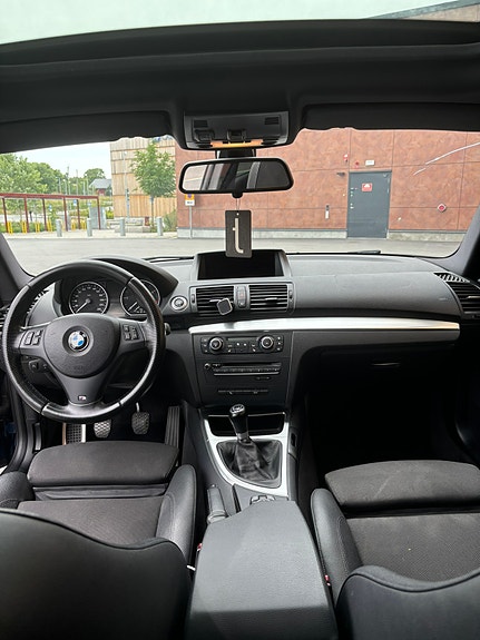 BMW 118d 8 of 12