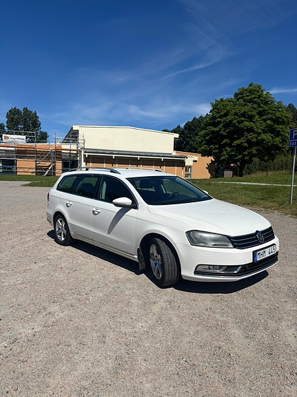 Volkswagen Passat 2 of 4